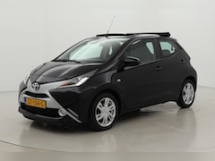 Toyota Aygo - 1.0 VVT-i x-wave | Elektrisch vouwdak | Navigatie | Keyless | Clima | 15 inch