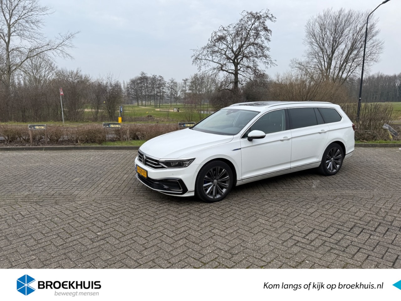 Volkswagen Passat Variant - 1.4 TSI 218PK DSG-6 GTE Business | PANORAMADAK | TREKHAAK | ALCANTARA - AutoWereld.nl