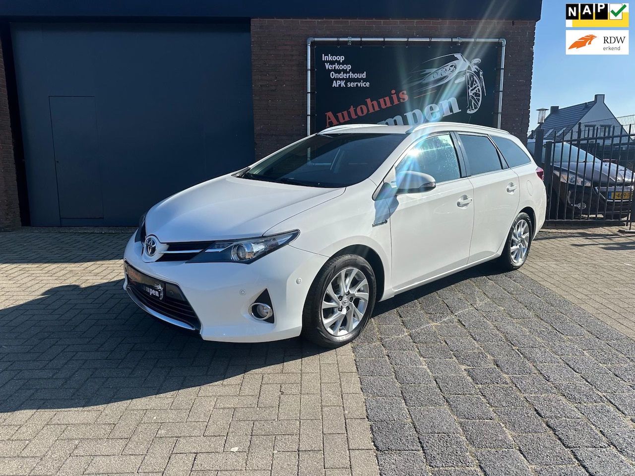 Toyota Auris Touring Sports - 1.8 Hybrid Executive*Navi*Camera*Cruise Control*Stoelverwarming - AutoWereld.nl