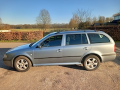 Skoda Octavia Combi - 1.6 Tour Climat/Cruise Control!