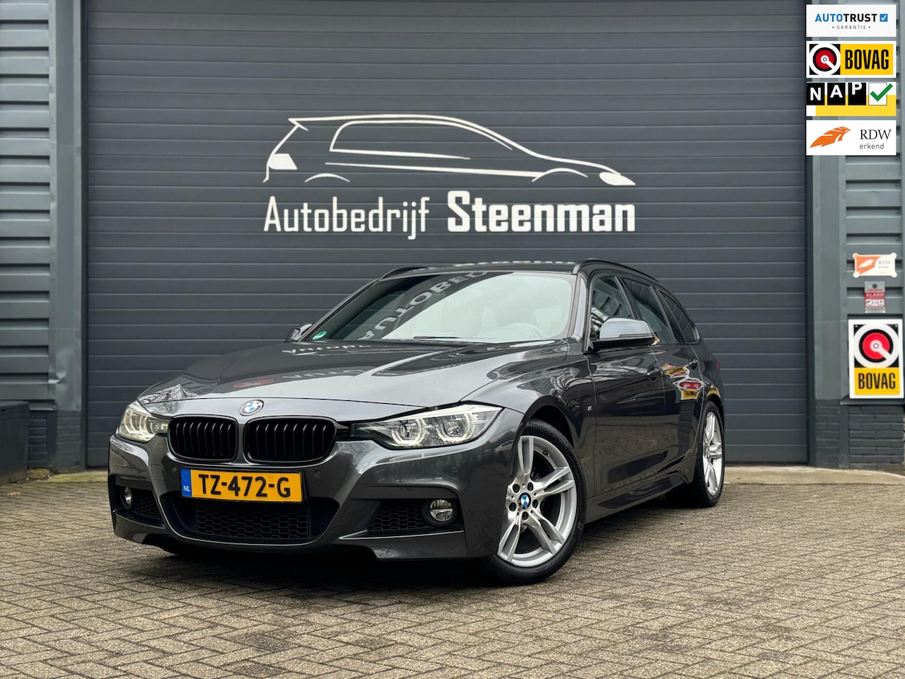 BMW 3-serie Touring - 318i M Sport Edition | M-pakket | Navi Pro - AutoWereld.nl