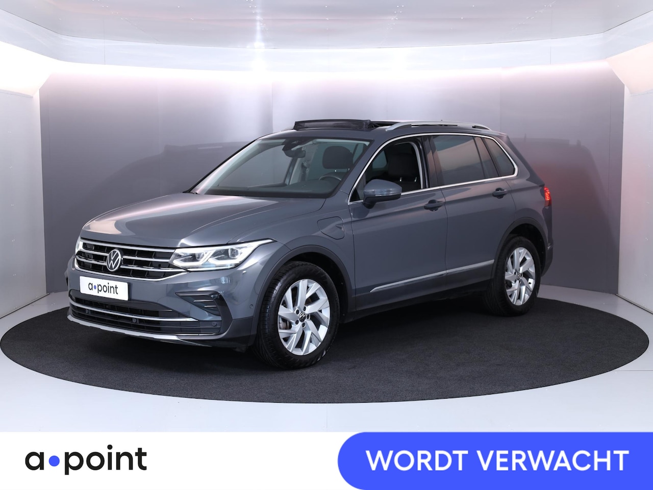 Volkswagen Tiguan - 1.4 TSI eHybrid Elegance 245 pk Automaat (DSG) | Navigatie | Panoramadak | Parkeersensoren - AutoWereld.nl