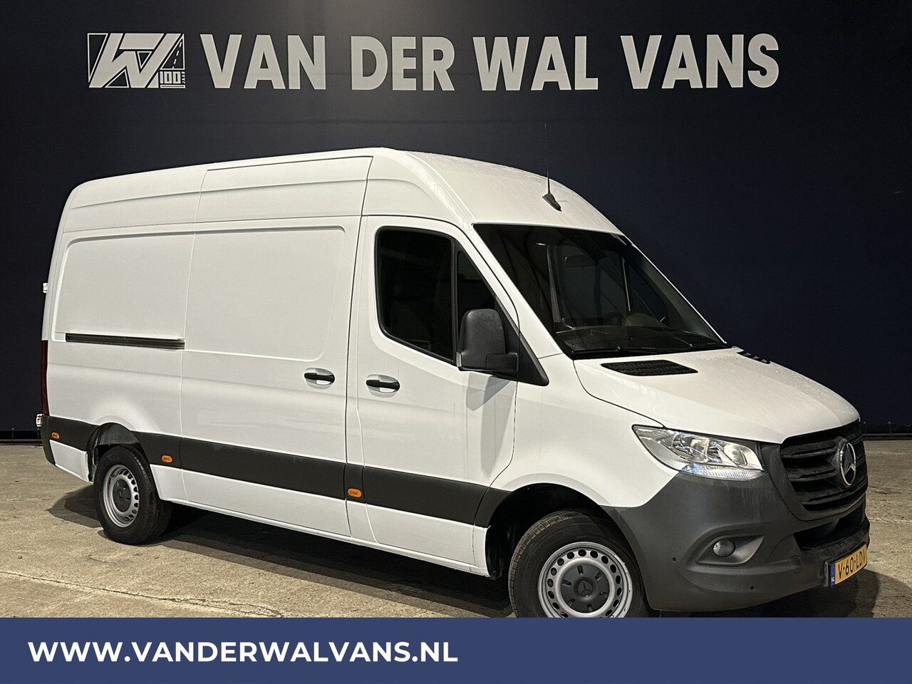 Mercedes-Benz Sprinter - 316 CDI 163pk Automaat L2H2 Euro6 Airco | Camera | Apple Carplay | Android Auto | Trekhaak - AutoWereld.nl