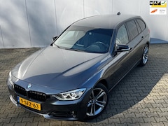 BMW 3-serie Touring - 316i SPORT LED GROOT NAVIGATIE ORIGINEEL NEDERLANDS XENON NAP M-SPORT