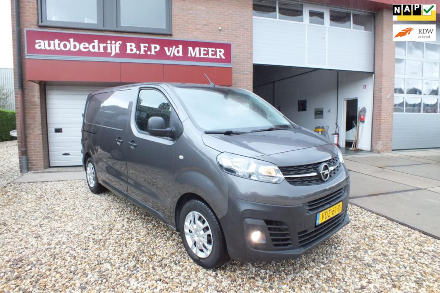 Opel Vivaro - 1.5 CDTI L2H1 Edition 1.5 CDTI L2H1 Edition - AutoWereld.nl