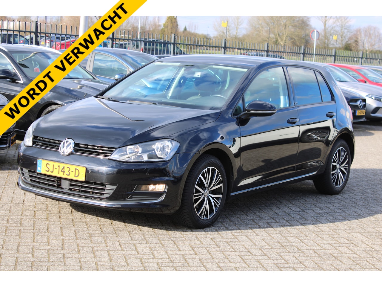 Volkswagen Golf - 1.2 TSI Connected Series NAVI ADAP. CRUISE PDC V&A - AutoWereld.nl