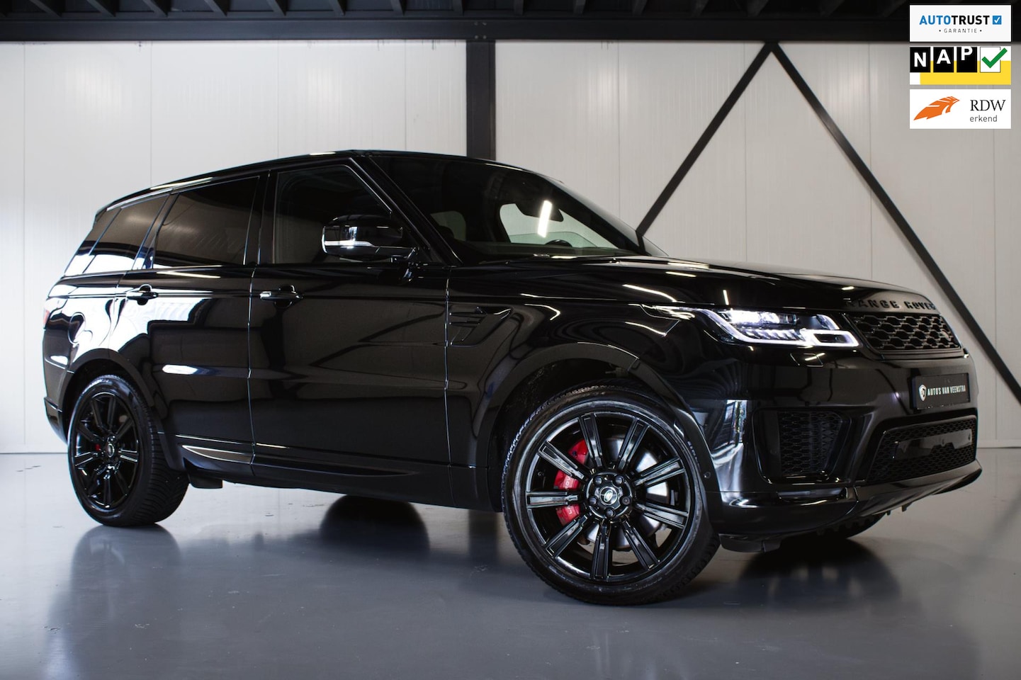 Land Rover Range Rover Sport - P400e | 404 PK | PANO | BLACKED OUT | 1ste eigenaar | Dealer onderhouden! - AutoWereld.nl