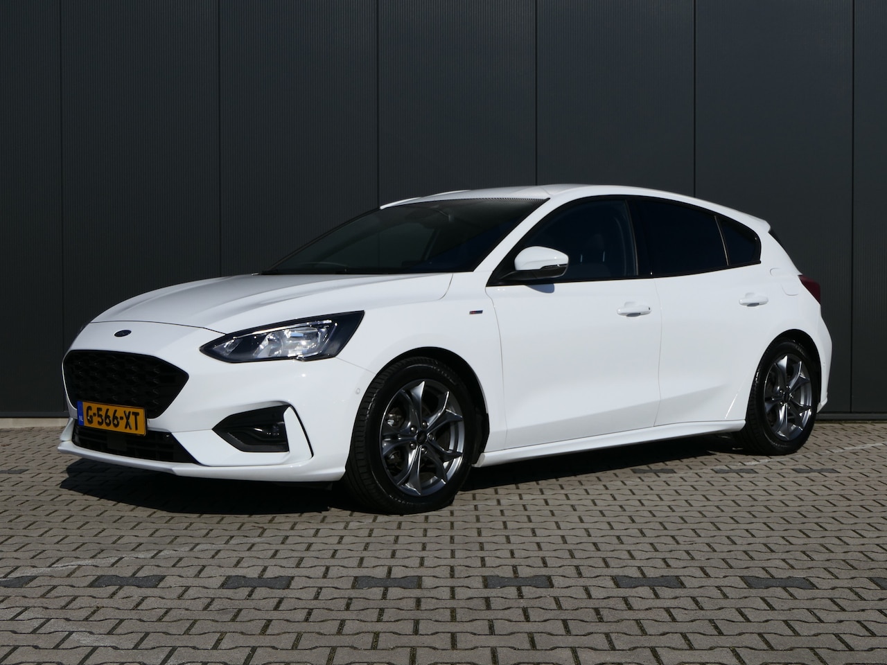 Ford Focus - 1.0 EcoBoost ST Line | Trekhaak | B&O | Adaptive Cruise | BLIS | Winterpack | Climate Cont - AutoWereld.nl