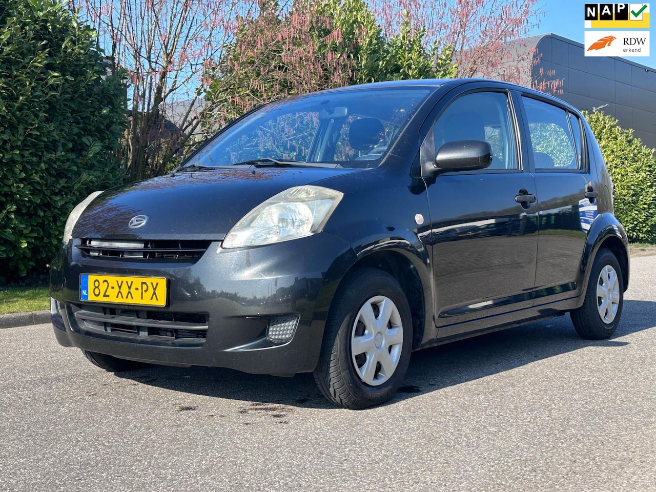 Daihatsu Sirion 2 - 1.0-12V Premium Airco*117.000 NAP*Nieuwe APK*Elektrische ramen*2e eigenaar* - AutoWereld.nl