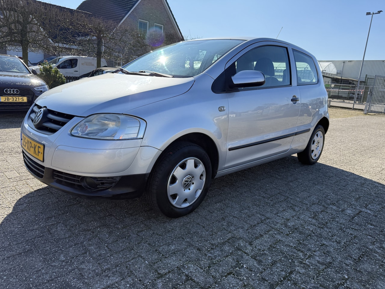 Volkswagen Fox - 1.2 Trendline. Stuurbekrachtiging. Nette auto !! - AutoWereld.nl