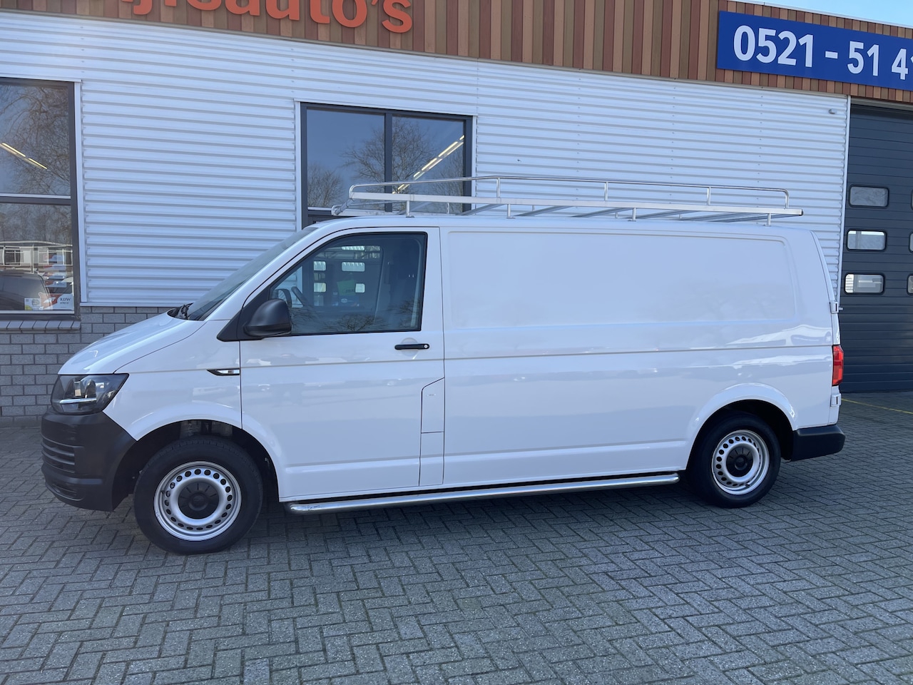 Volkswagen Transporter - 2.0 TDI L2H1 Trendline / vaste prijs rijklaar € 12.950 ex btw / bpm vrij / airco / imperia - AutoWereld.nl