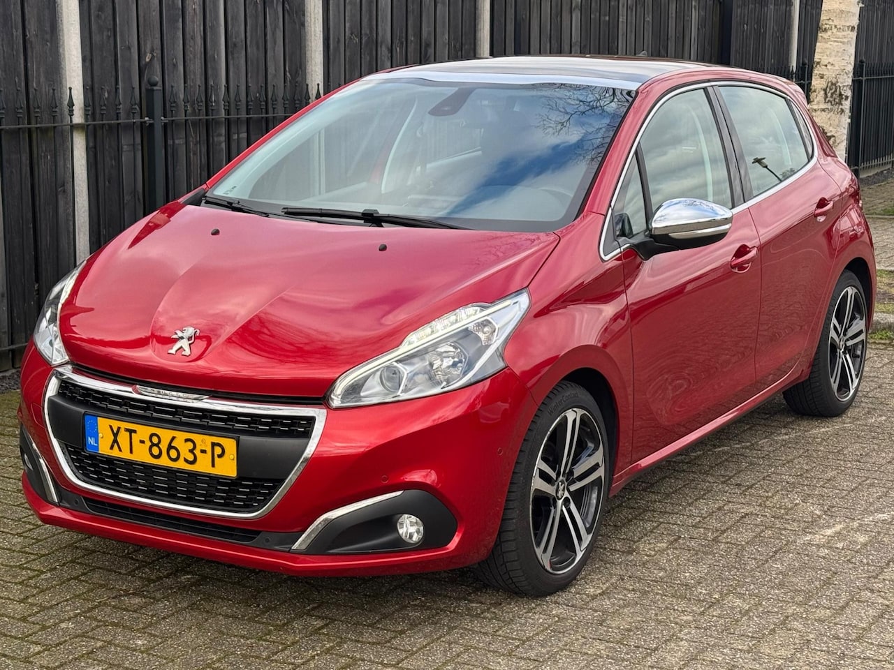 Peugeot 208 - 1.5 BlueHDi 100pk Blue Lease Allure *PANORAMA/NAVI/CLIMA - AutoWereld.nl