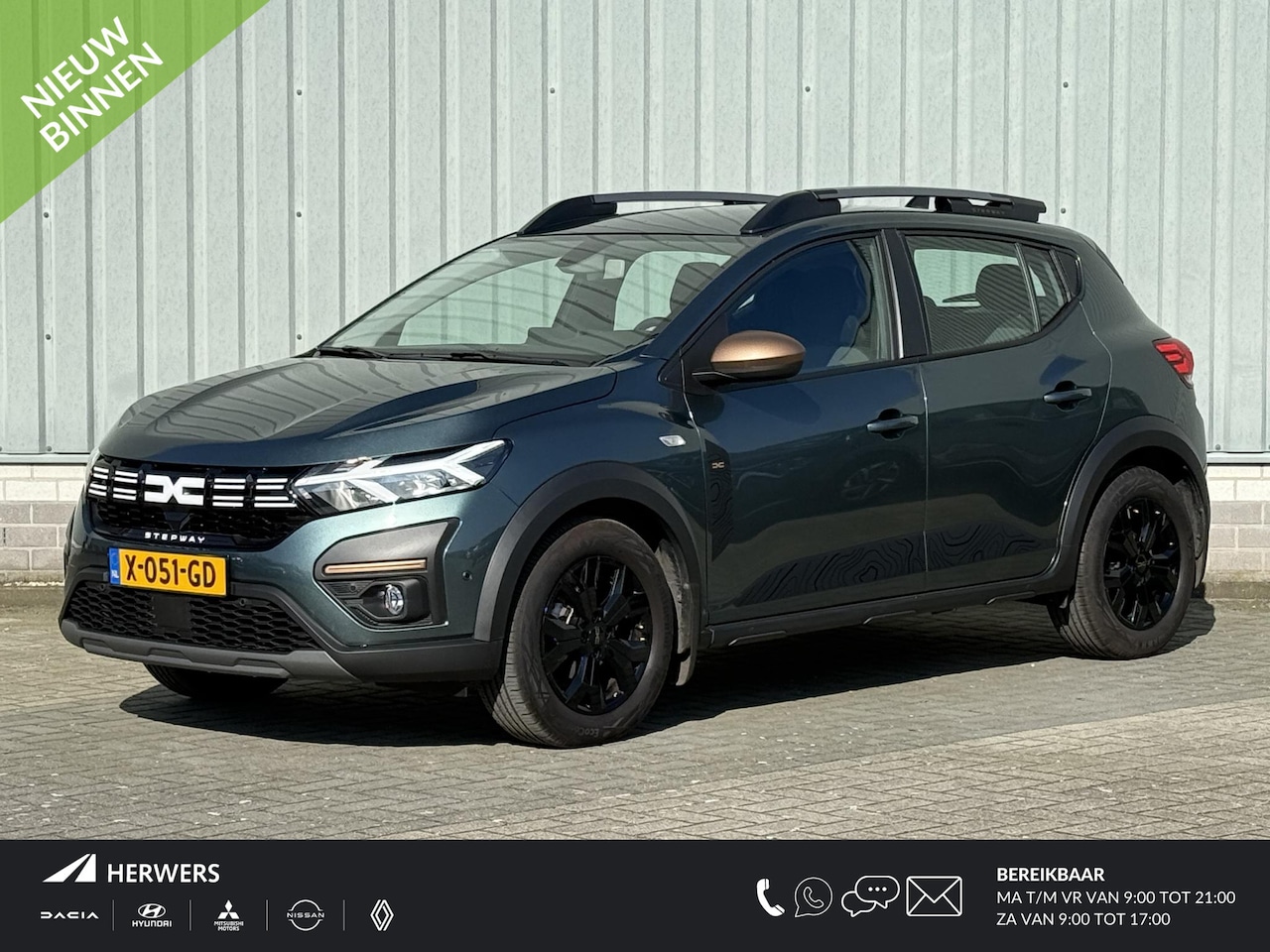 Dacia Sandero Stepway - 1.0 TCe 90 Automaat Extreme / Weinig kilometer! / Achteruitrijcamera / Keyless / Dodehoekd - AutoWereld.nl