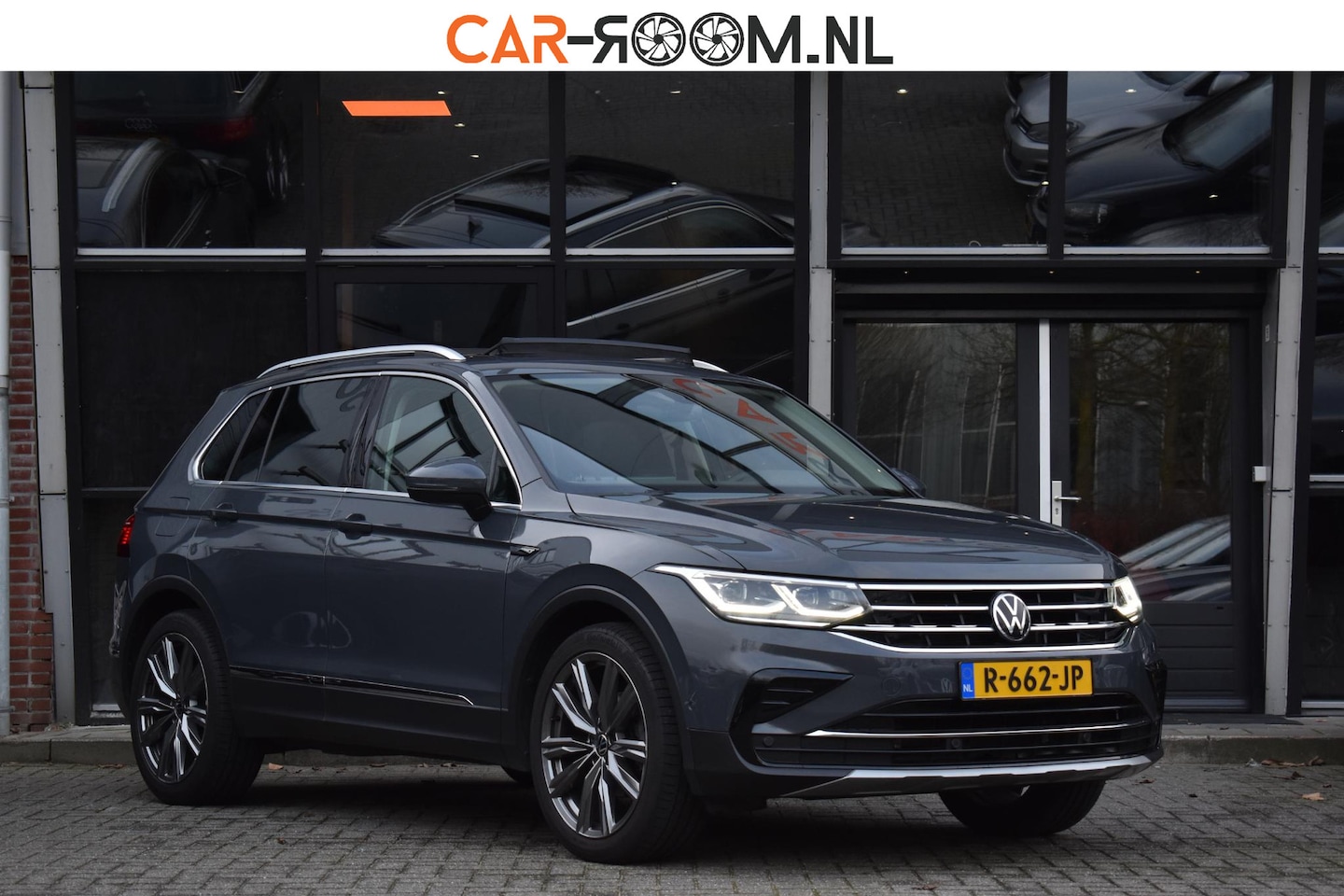 Volkswagen Tiguan - 1.5 TSI Business+ Pano StuurVw Camera Lane - AutoWereld.nl