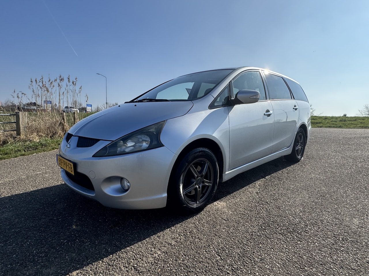 Mitsubishi Grandis - 2.4-16V Invite 2.4-16V Invite - AutoWereld.nl