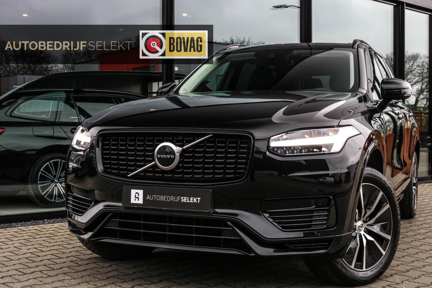 Volvo XC90 - 2.0 T8 Recharge AWD R-DESIGN - TREKHAAK - BLACK ON BLACK - AutoWereld.nl