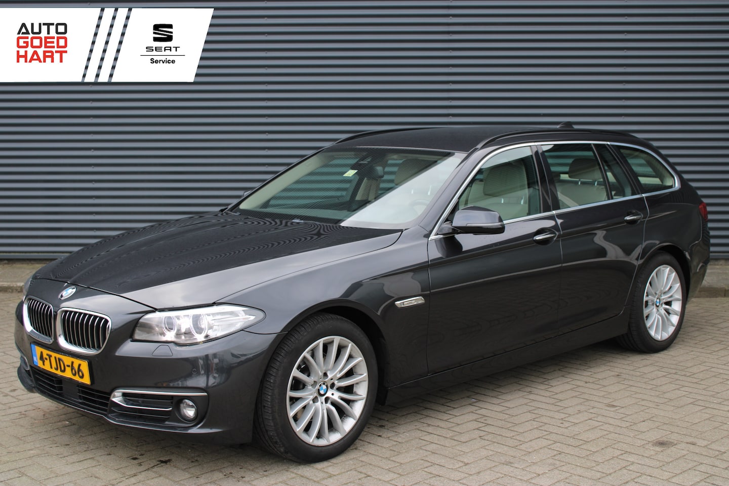 BMW 5-serie Touring - 520i Luxury-Line Comfort-Zetels Head-Up Leer Camera - AutoWereld.nl