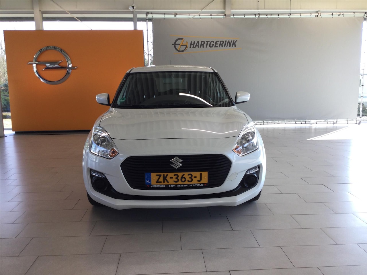 Suzuki Swift - 1.2 DualJet 90pk Comfort - AutoWereld.nl