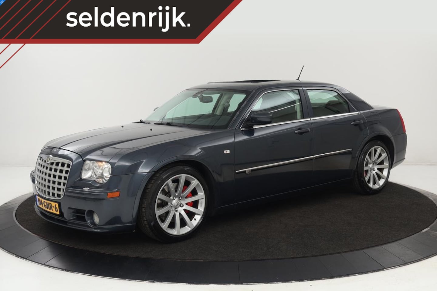 Chrysler 300C - 6.1 V8 HEMI SRT-8 | 431pk | Origineel NL | 2e eigenaar | Schuifdak | Adaptive cruise | Sto - AutoWereld.nl