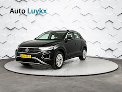 Volkswagen T-Roc - 1.5 TSI Life Business DSG Automaat | Climate Control | Parkeersensoren voor + achter | 17'