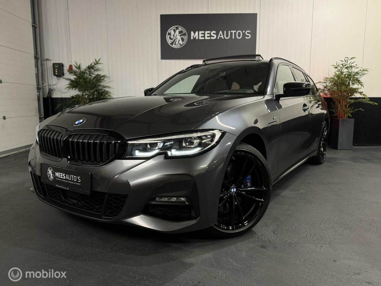 BMW 3-serie Touring - 330e High Executive|M-Sport|Pano|H/K|Vol - AutoWereld.nl