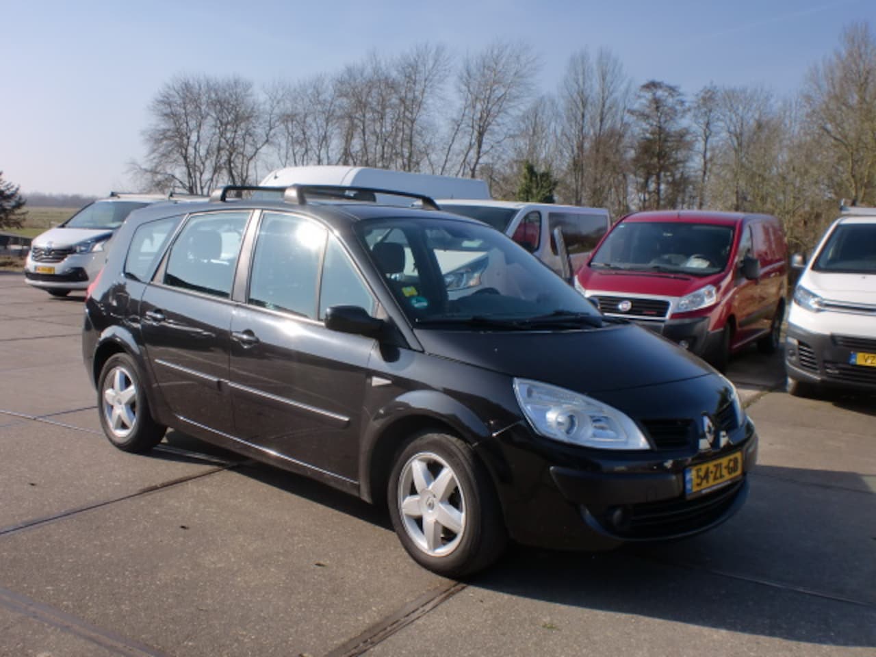 Renault Grand Scénic - 16V 7PERS AIRCO PARROT ZWART4XELRAM/SP - AutoWereld.nl