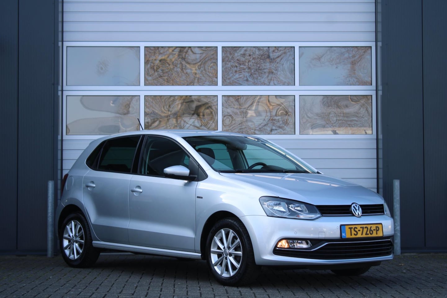 Volkswagen Polo - 1.2 TSI Highline 90pk 5-Deurs Clima/Cruise/PDCv+a/RadioCD.AUX/15"LM.Velgen/Elek.Ramen/C.V/ - AutoWereld.nl