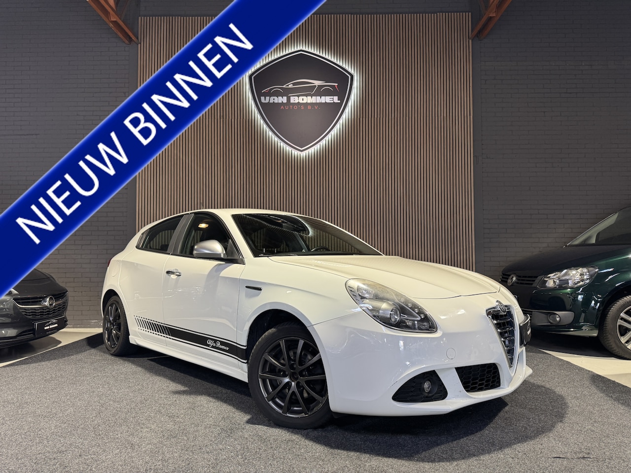 Alfa Romeo Giulietta - 1.4 T Progression ClimaC.CruiseC.Pdc.Led.LMV!!! - AutoWereld.nl