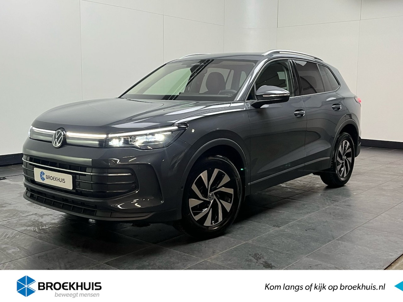 Volkswagen Tiguan - 1.5 eTSI 150PK DSG-7 Life Edition | TREKHAAK | CAMERA | STUUR + STOELVERW. - AutoWereld.nl