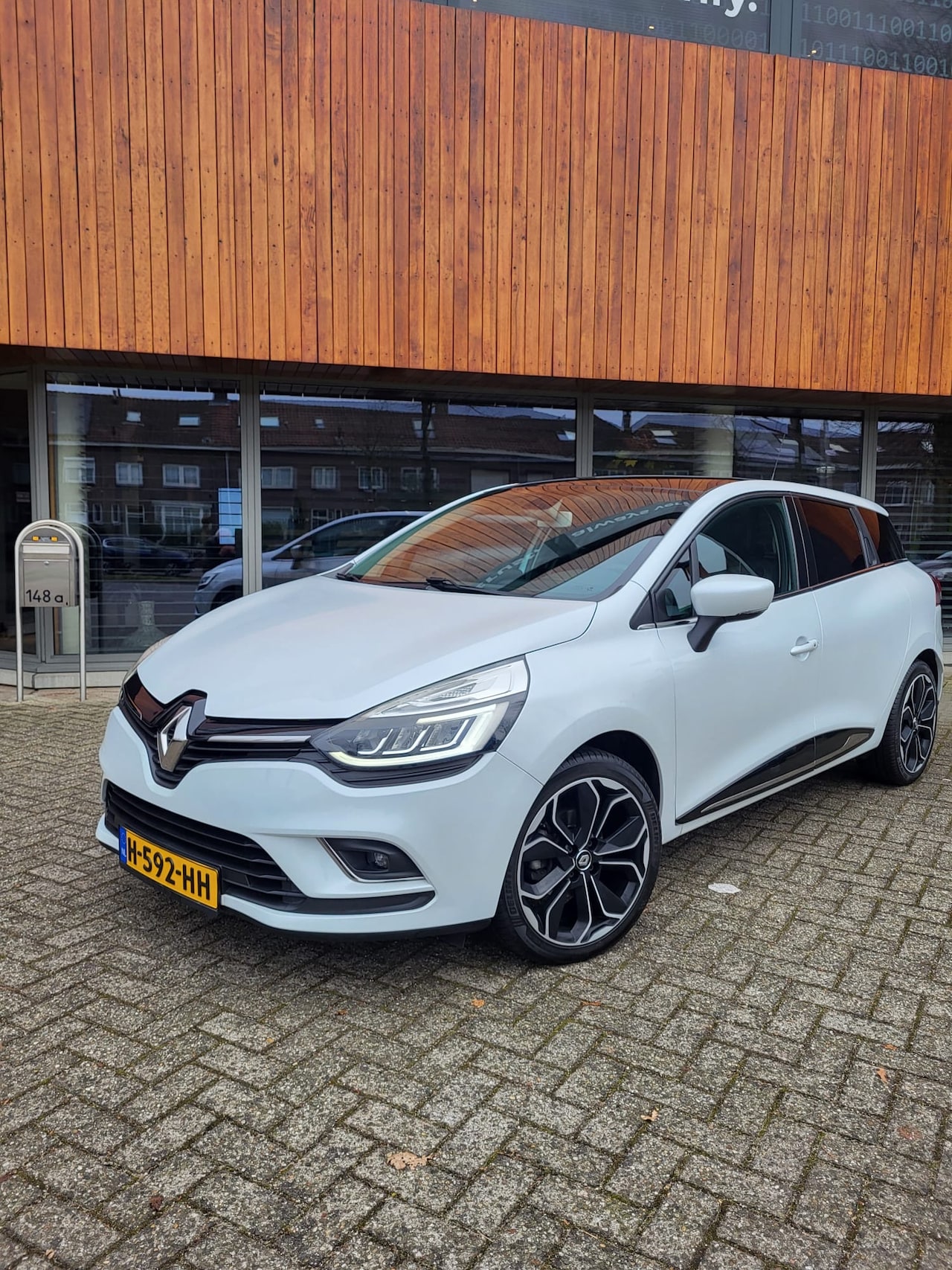 Renault Clio Estate - 1.2 TCe Intens 120 PK - AutoWereld.nl