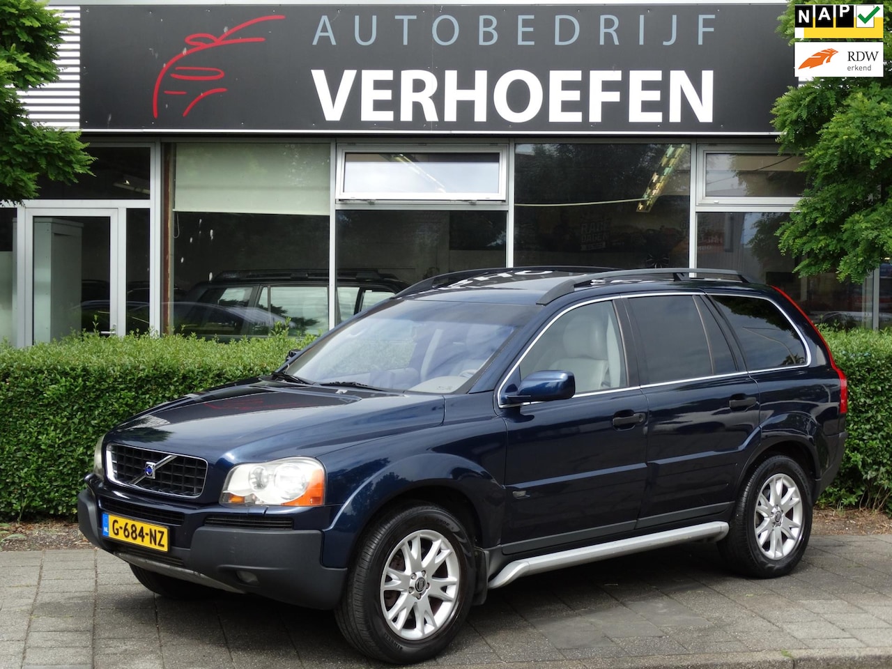 Volvo XC90 - 2.5 T - AUTOMAAT - 7 PERSOONS - CRUISE - AIRCO - TREKHAAK - XENON - ELEKTR RAMEN / SPIEGEL - AutoWereld.nl