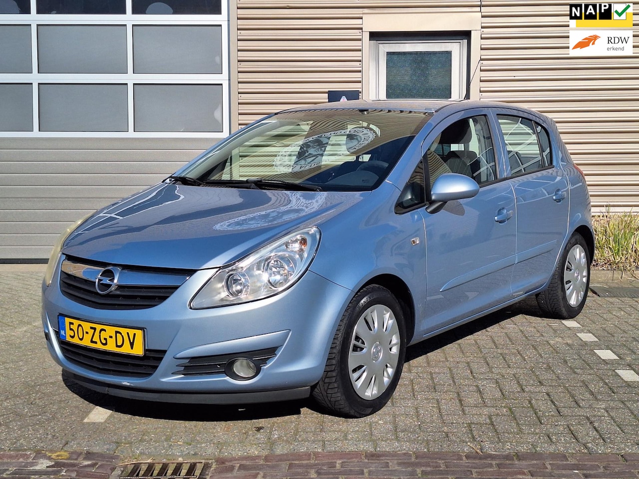 Opel Corsa - | 1.4-16V Enjoy | Automaat | Leuke kilometerstand | 2e eigenaar | Cruise control | Airco | - AutoWereld.nl