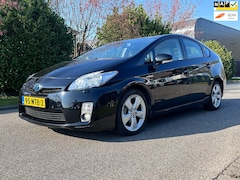 Toyota Prius - 1.8 Executive 1e Eigenaar*Automaat*Achteruit camera*Navigatie*Cruise*NAP*Clima*Stoelverwar