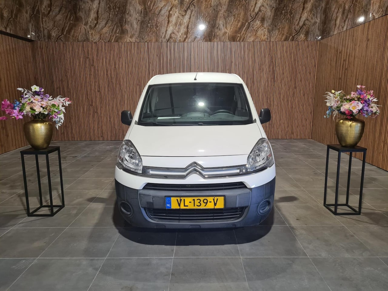 Citroën Berlingo - 1.6 HDI 500 Comfort 126.000 NAP AIRCO NW APK WIT 2015 - AutoWereld.nl