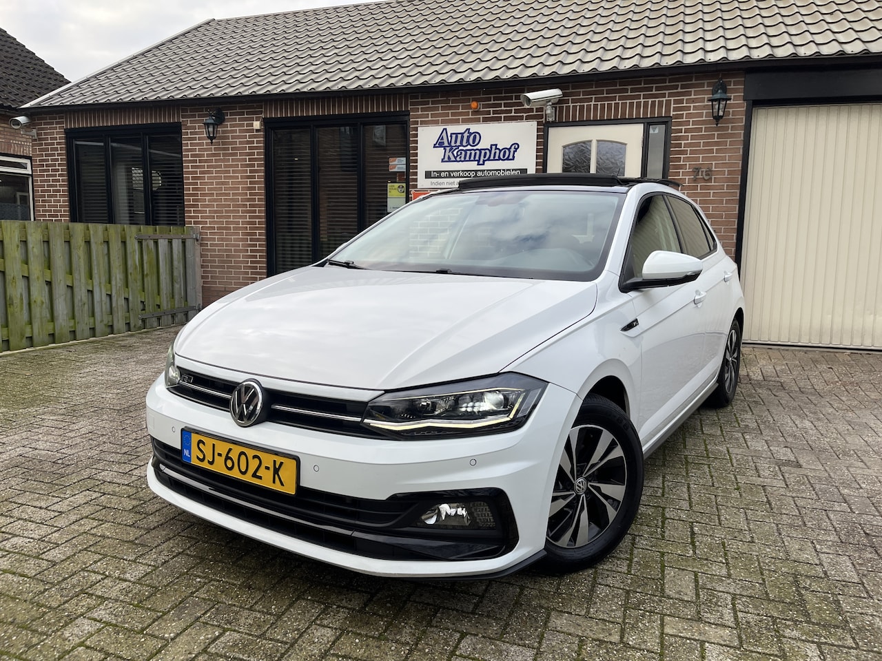 Volkswagen Polo - 1.6 TDI R-line Panodak Xenon LED Camera - AutoWereld.nl