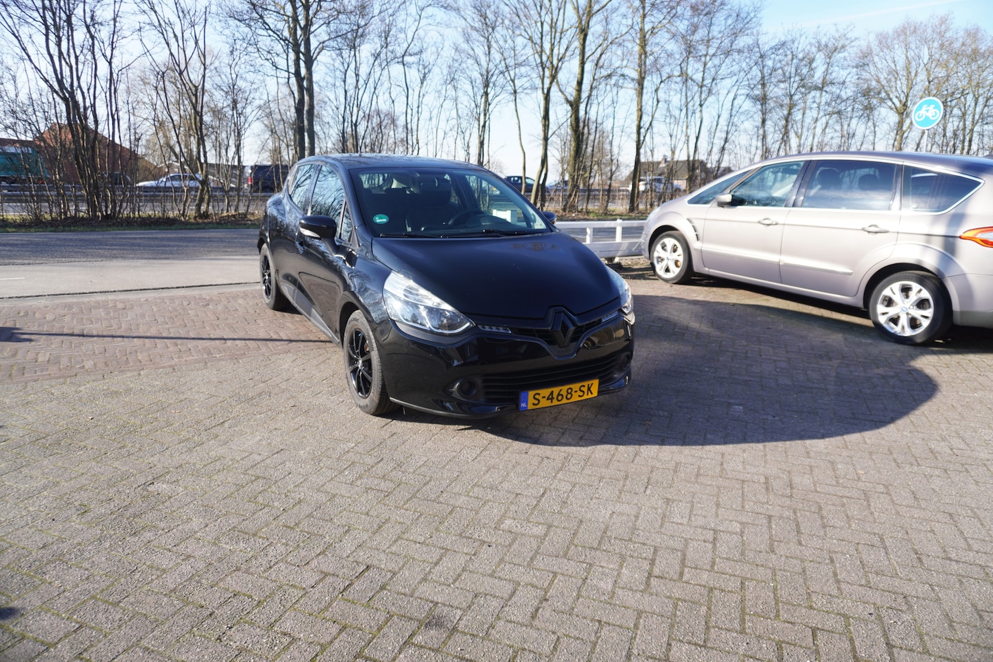 Renault Clio - 1.2 Expression LM VELGEN NAVI CRUISE - AutoWereld.nl