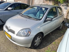 Toyota Yaris - 1.3-16V VVT-i LUNA met APK tot 19-6-2025