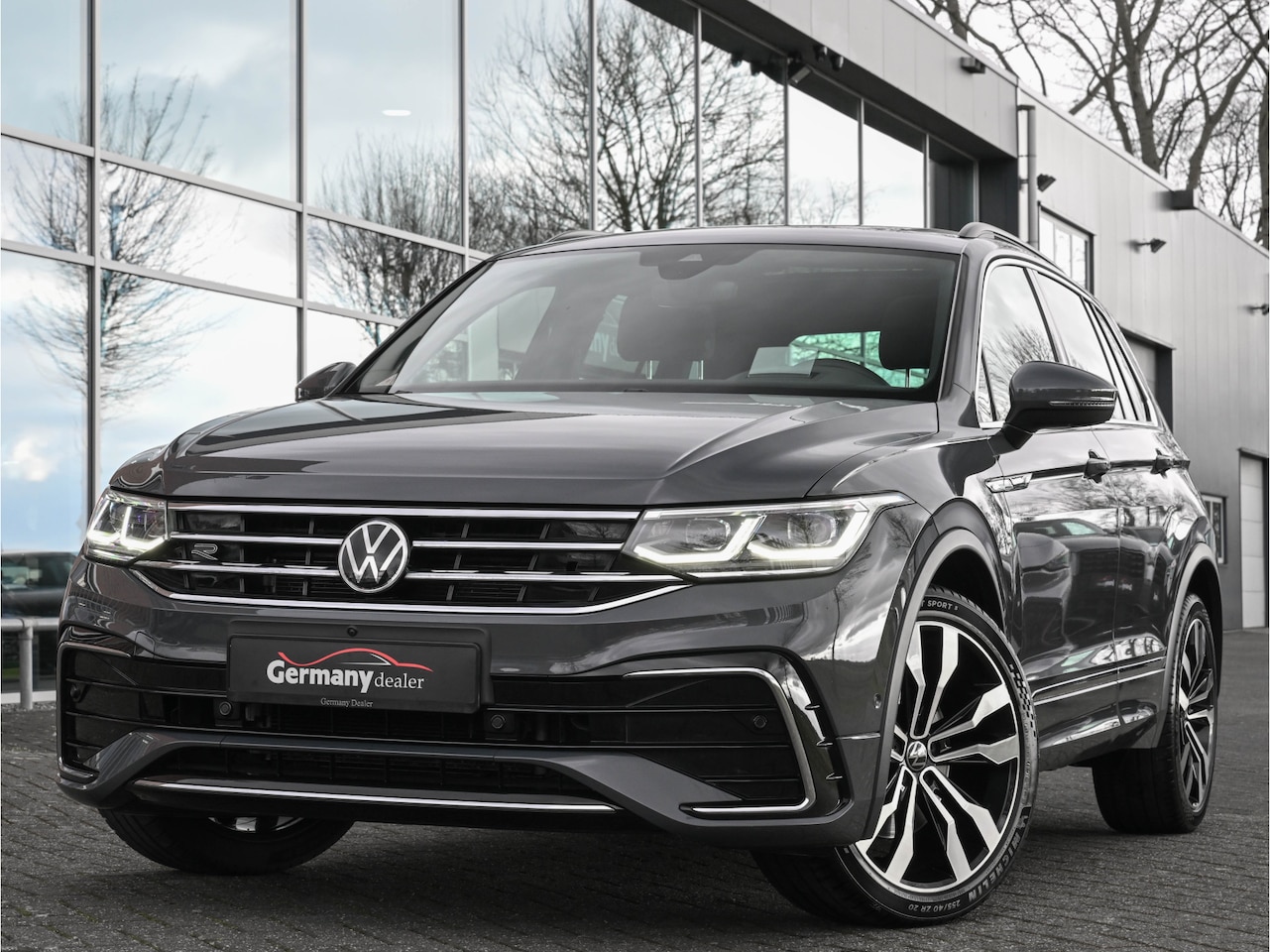 Volkswagen Tiguan - 2.0TDI R-Line 4MOTION - AutoWereld.nl