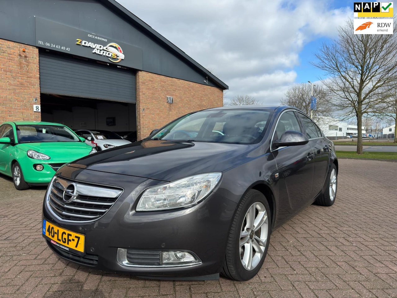 Opel Insignia - 1.6 T Edition \ Navi \ trekhaak \ - AutoWereld.nl