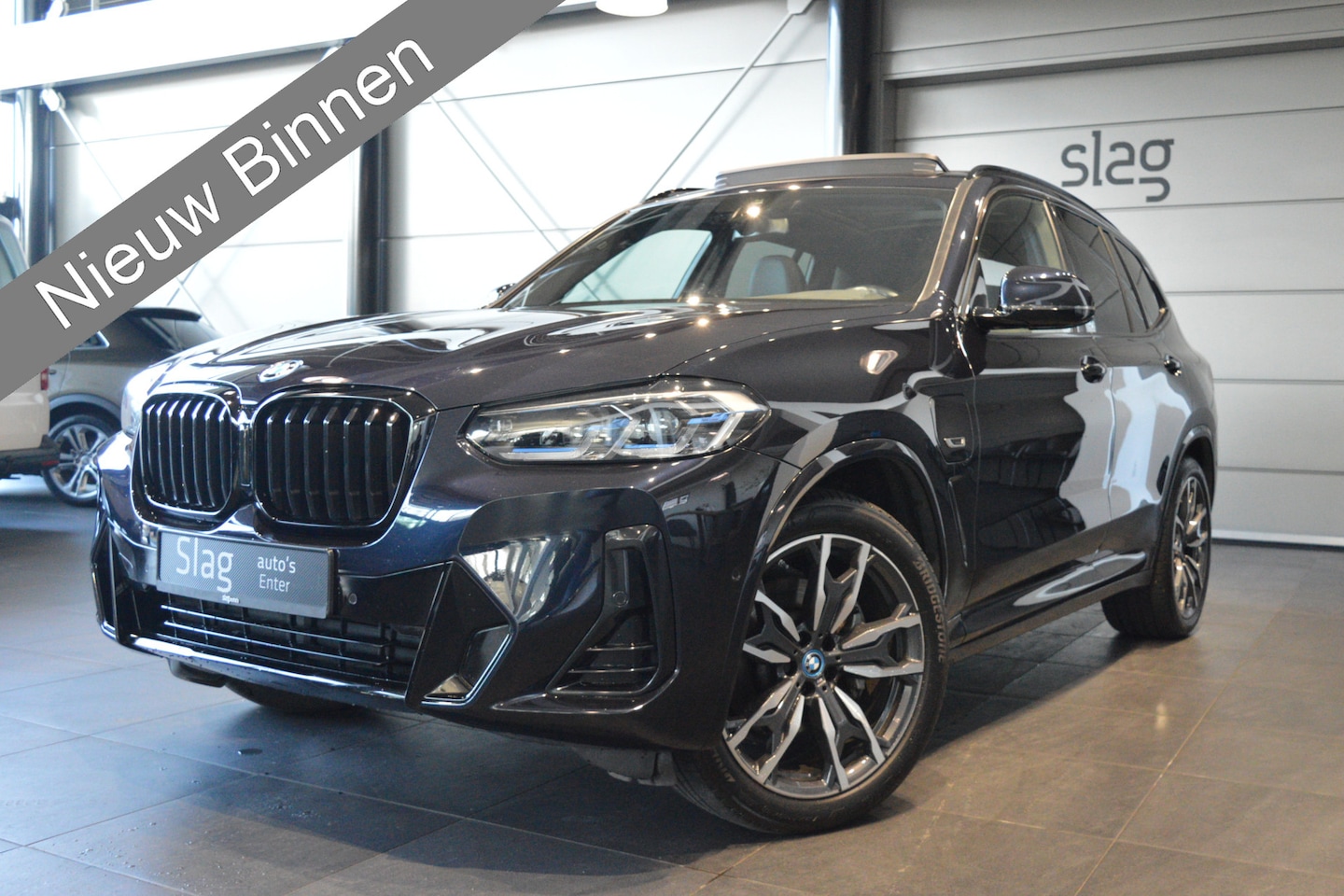 BMW X3 - xDrive30e M-SPORT pano camera head up keyless 20 inch !! - AutoWereld.nl