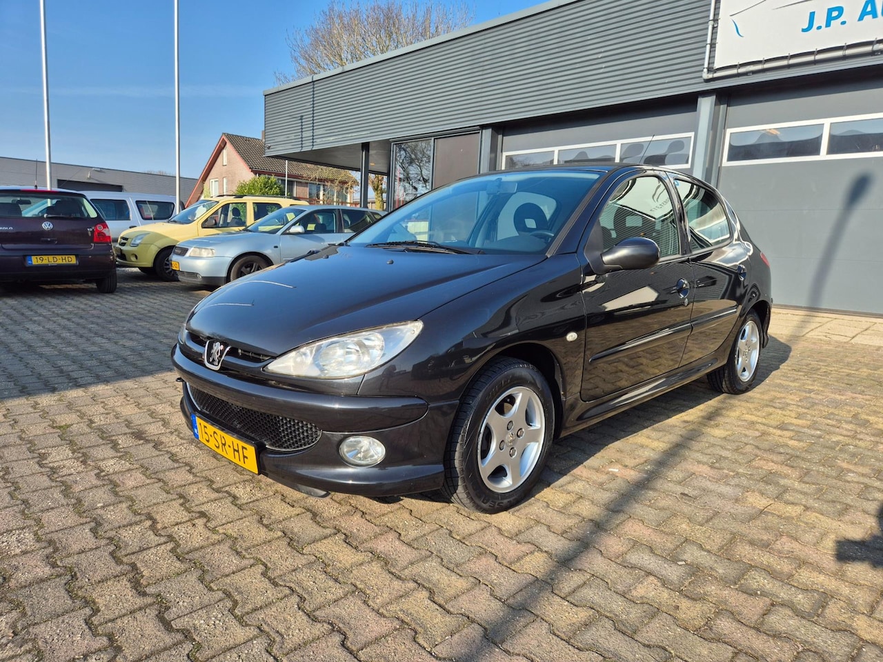 Peugeot 206 - 1.4 Air-line 3 AIRCO NIEUWE APK - AutoWereld.nl