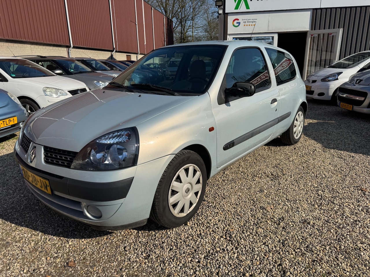 Renault Clio - 1.2 Authentique met elektr ramen, APK 01-2026! - AutoWereld.nl