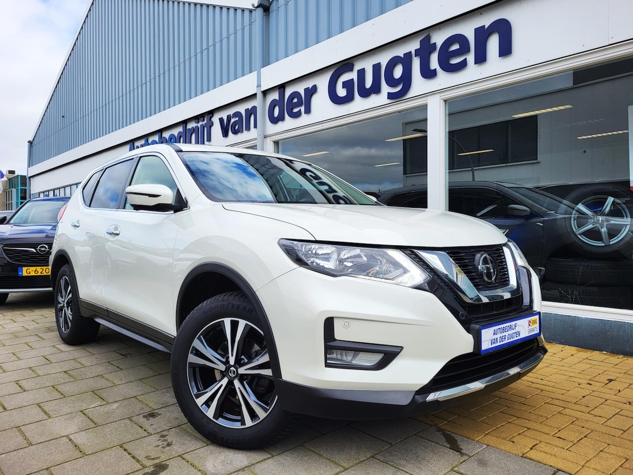 Nissan X-Trail - 1.3 DIG-T N-Connecta / Panodak / Airco / Navigatie / Camera / - AutoWereld.nl