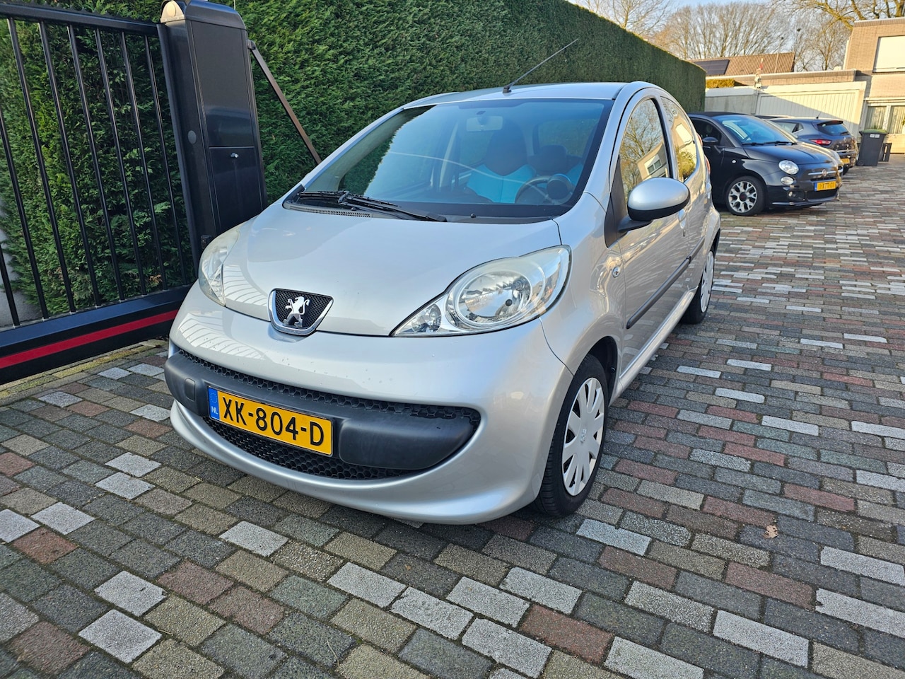 Peugeot 107 - 1.0-12V XR 2009 Airco 5 deurs Nw Apk - AutoWereld.nl