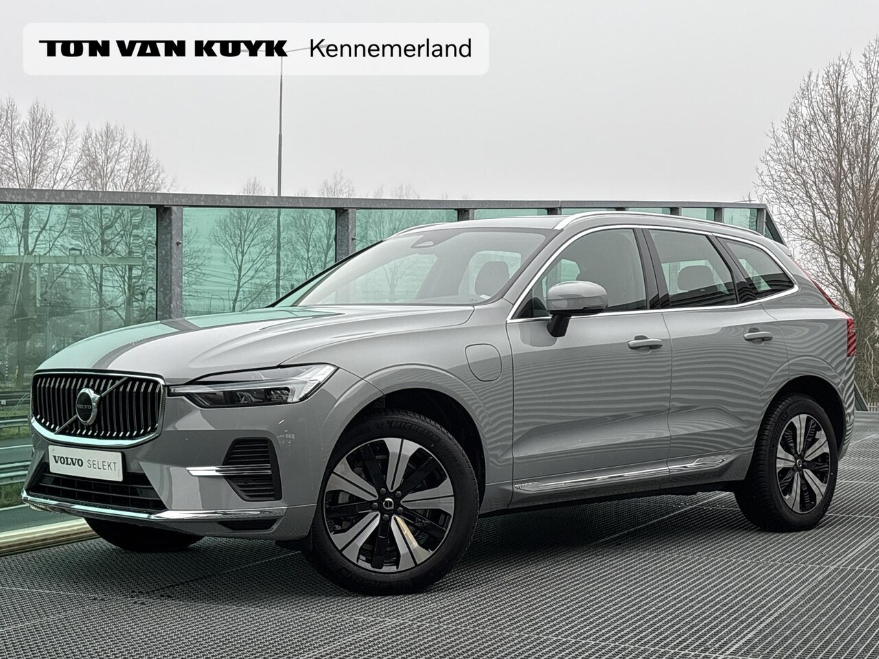 Volvo XC60 - 2.0 T6 Plug-in hybrid AWD Essential Edition Bright Hybrid, Automaat, Driver assist, Leder, - AutoWereld.nl