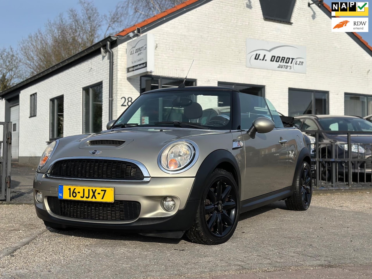 MINI Cabrio - Mini 1.6 Cooper S super gave auto! - AutoWereld.nl