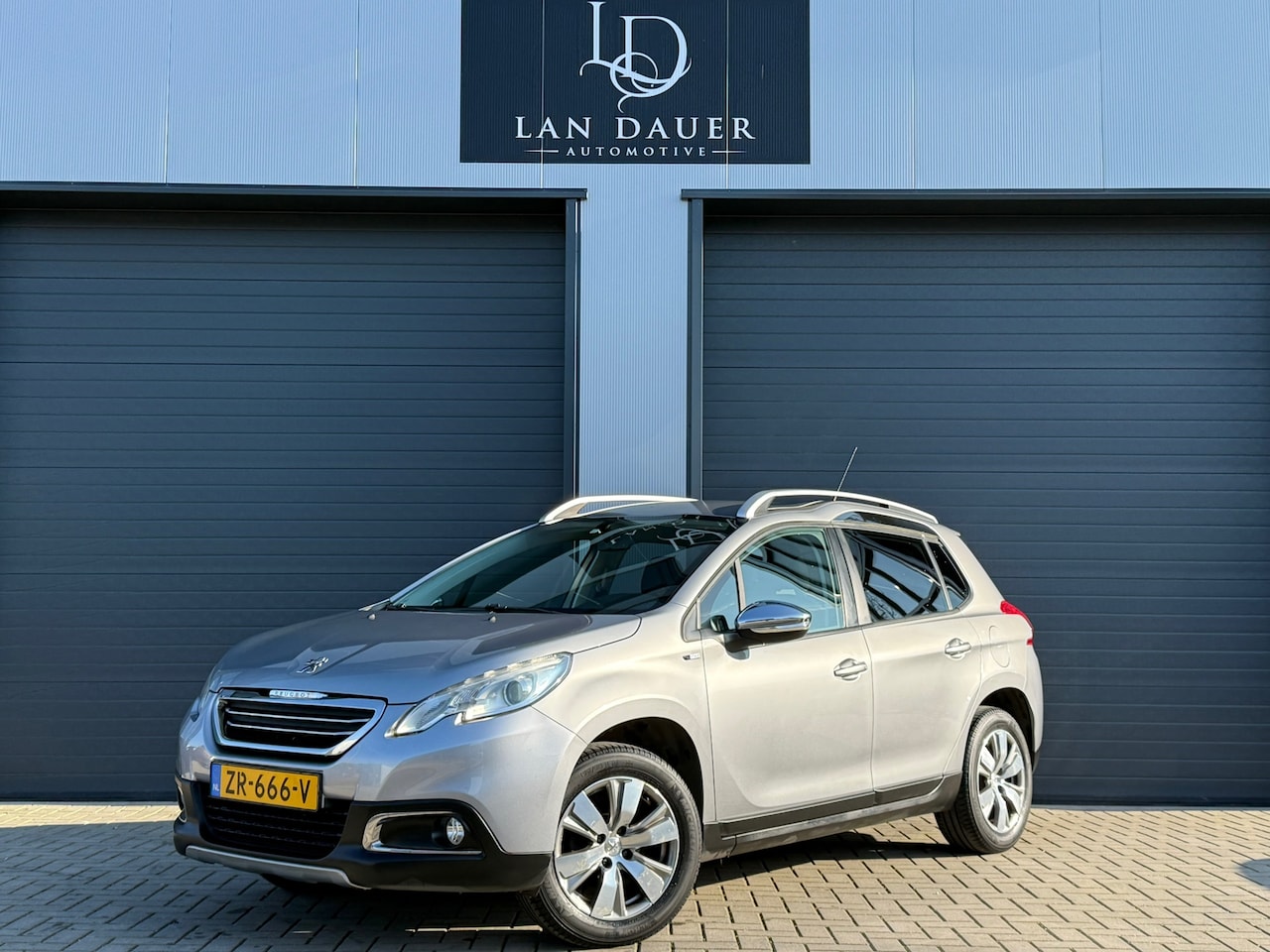 Peugeot 2008 - 1.2 PureTech Style 1.2 PureTech Style - AutoWereld.nl