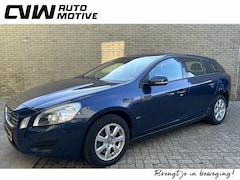 Volvo V60 - 1.6 T3 150pk | Climate control | Cruise control | Trekhaak | Navigatie | PDC achter | Lede