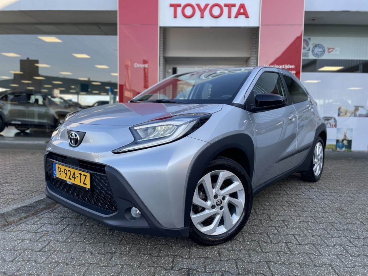 Toyota Aygo X - 1.0 VVT-i S-CVT first Automaat | Apple CarPlay Android Auto | DA - AutoWereld.nl