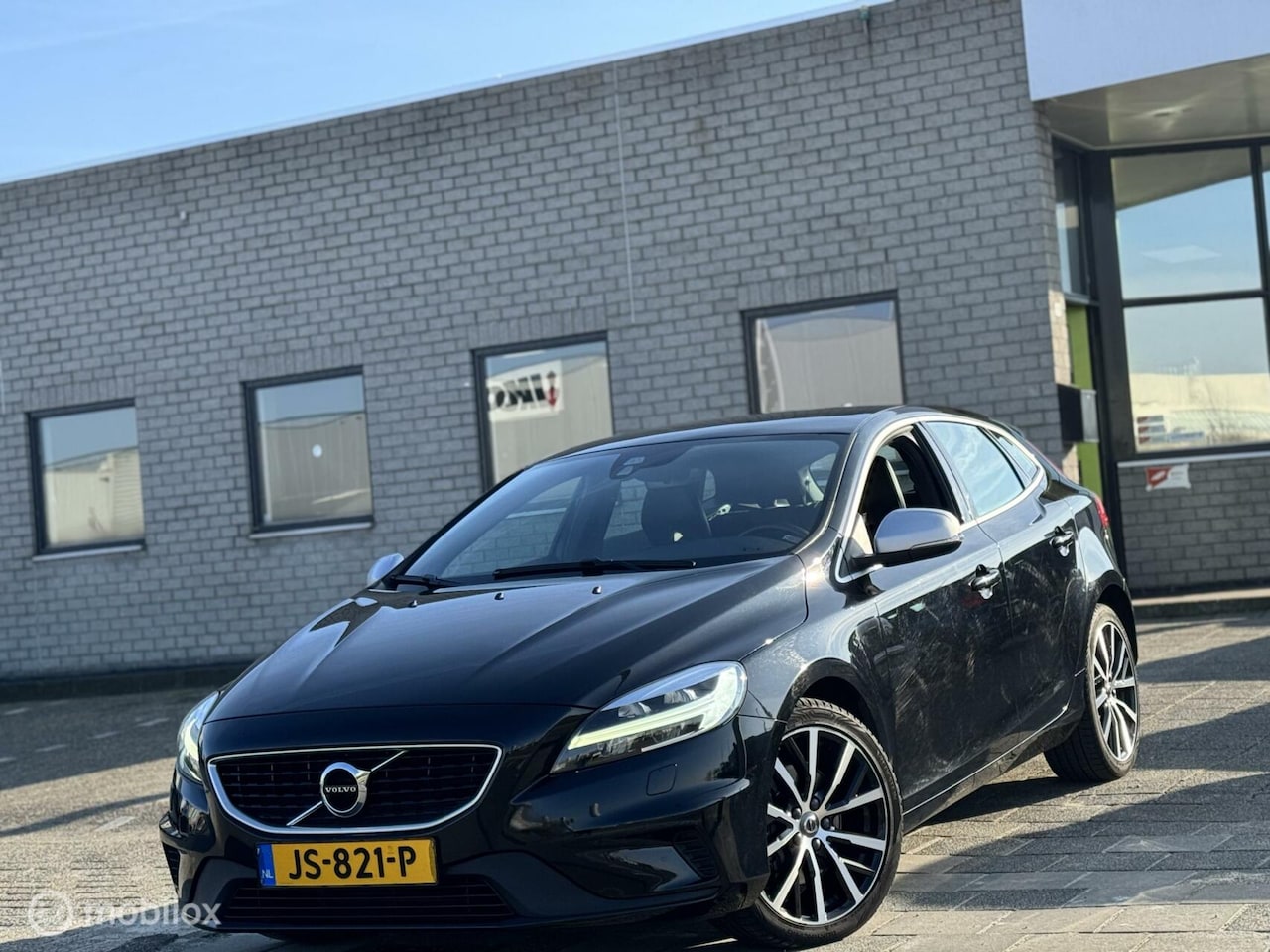 Volvo V40 - 2.0 D2 R-Design|Automaat ½ Leer Standkachel NAP - AutoWereld.nl